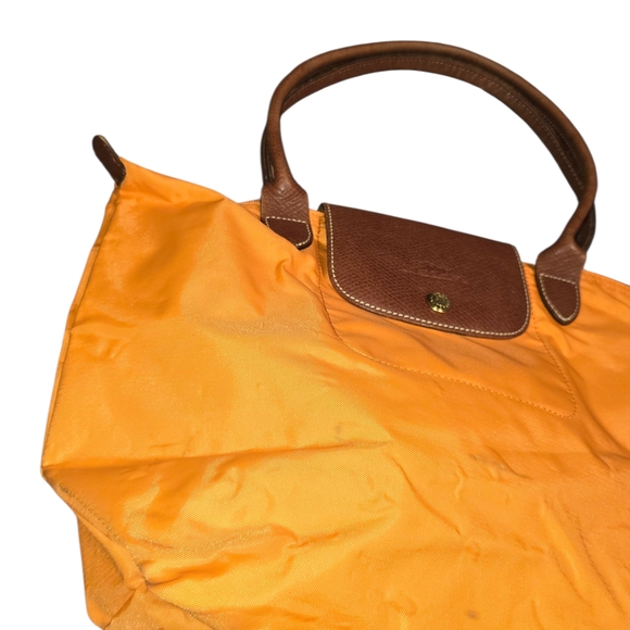 Longchamp Les Pliages Tote Orange Sherbert. - Picture 6 of 11